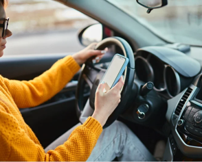 "Au volant, on regarde la route. Pas ses notifications"