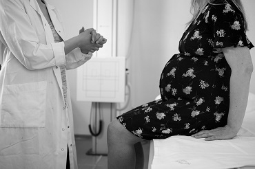 Première grossesse : conseils, démarches et aides